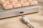 TAVNIXO F3587 wired mechanical keyboard feature: detachable usb c wired connection